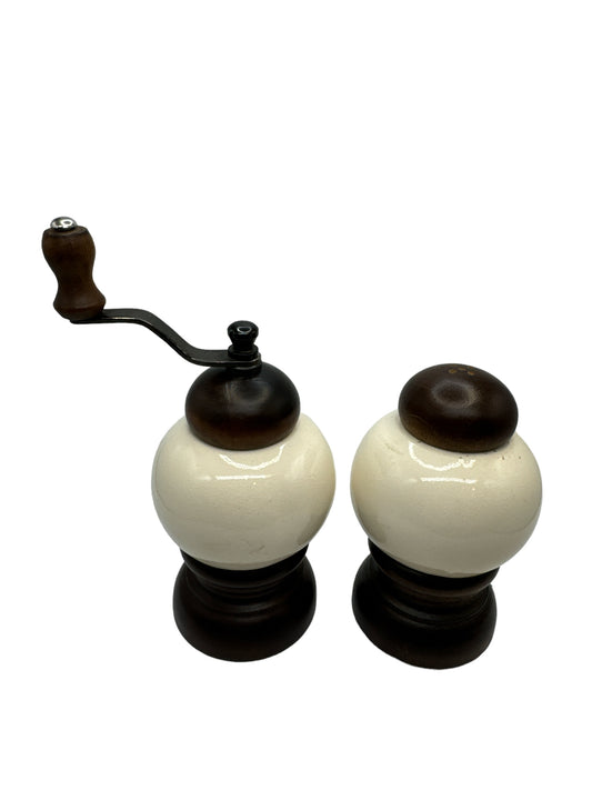 Pepper Grinder & Salt Shaker