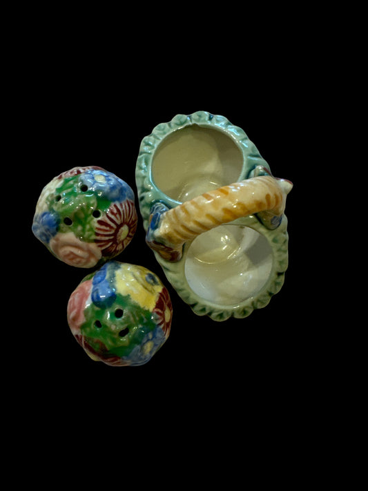 Vintage Flower Bouquet Salt & Pepper Shakers