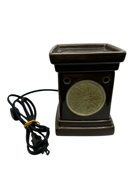 Scentsy Lotus Flower Wax Warmer
